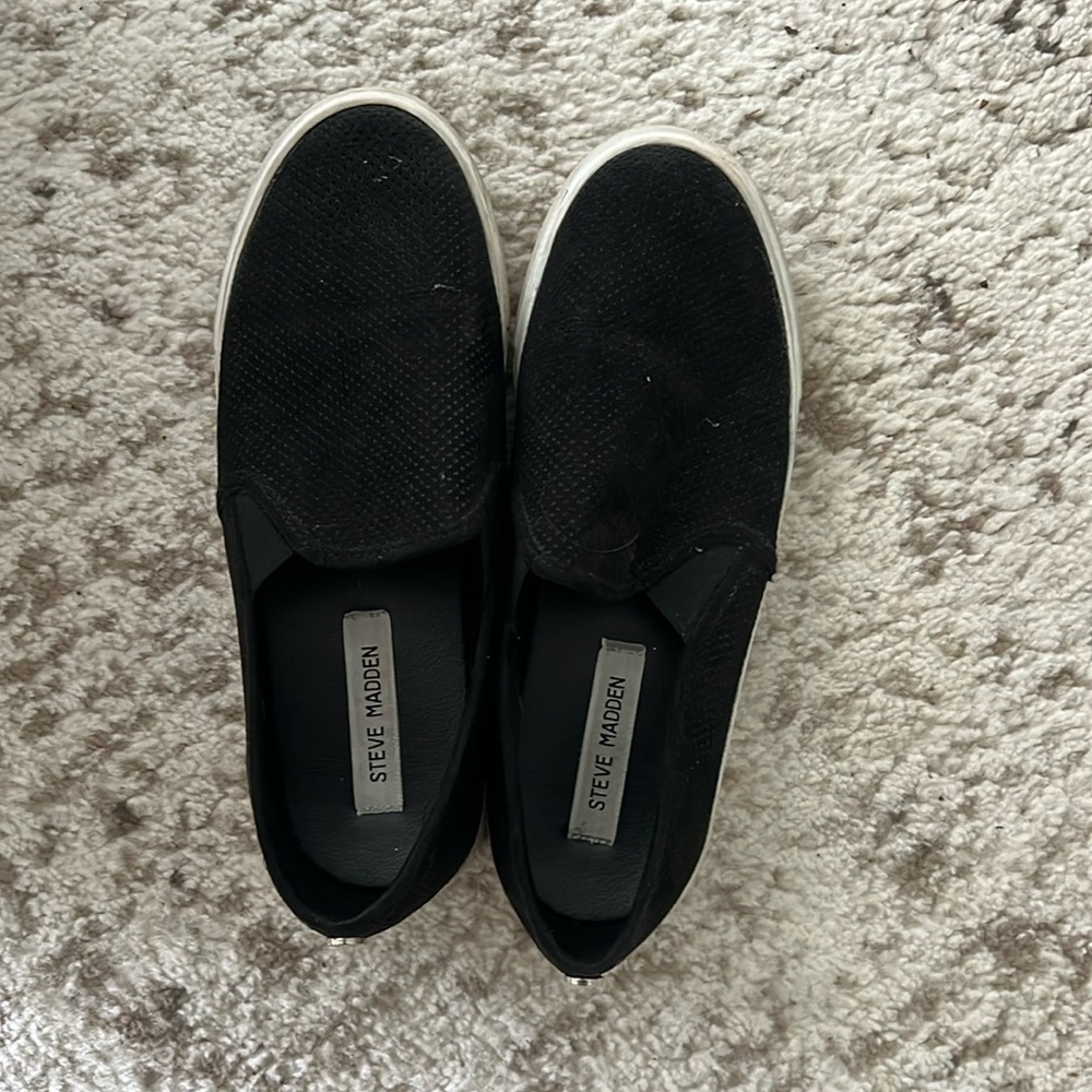 Steve Madden slip-ons